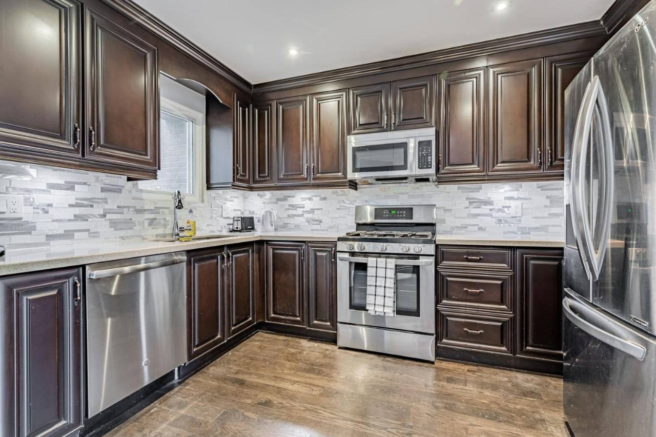 Beautiful Property In Downtown Core Close To Subway Station! Toronto Luaran gambar
