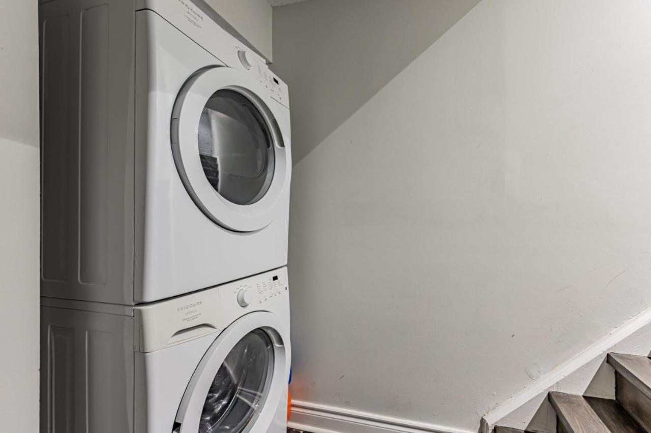 Beautiful Property In Downtown Core Close To Subway Station! Toronto Luaran gambar