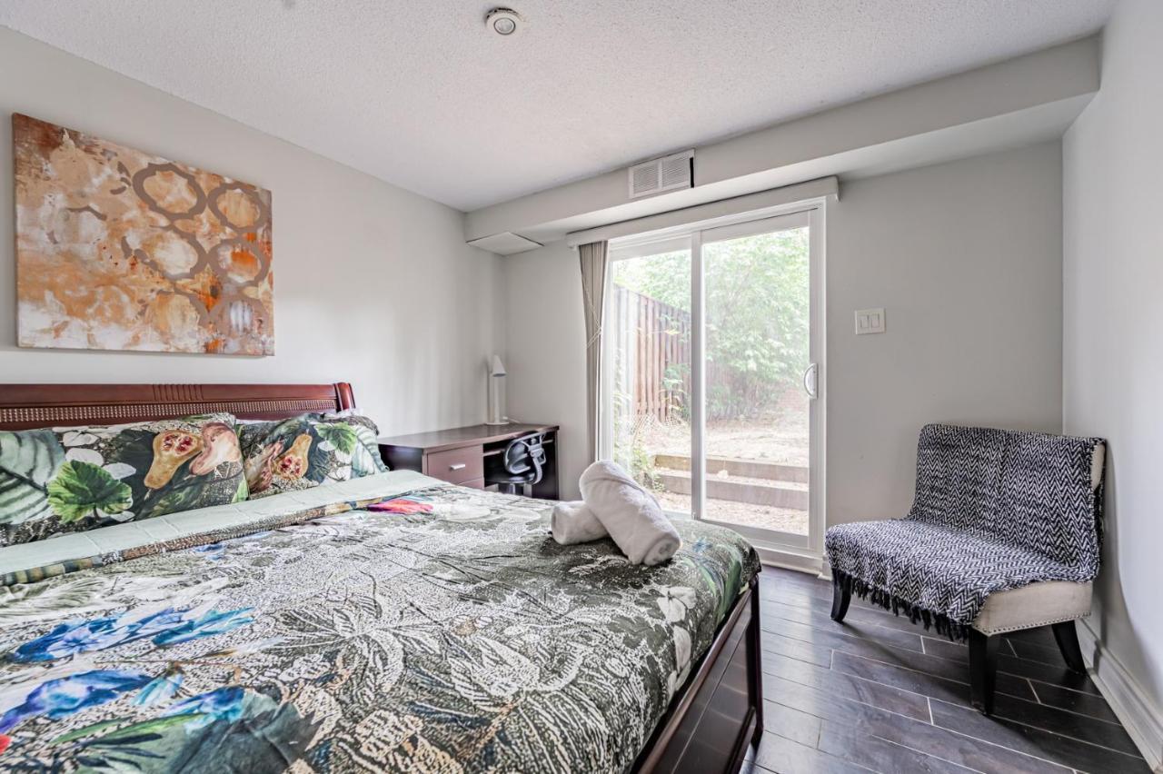Beautiful Property In Downtown Core Close To Subway Station! Toronto Luaran gambar