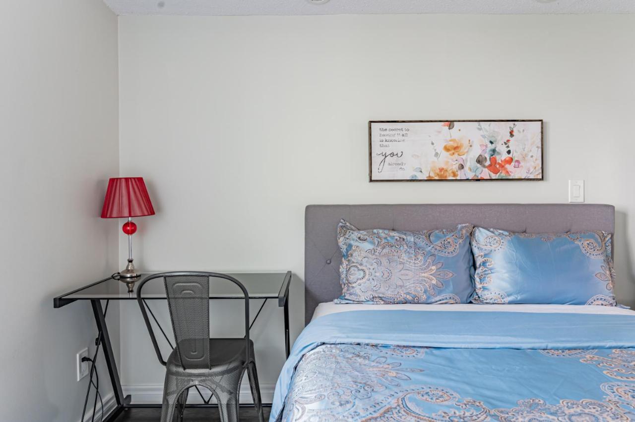 Beautiful Property In Downtown Core Close To Subway Station! Toronto Luaran gambar