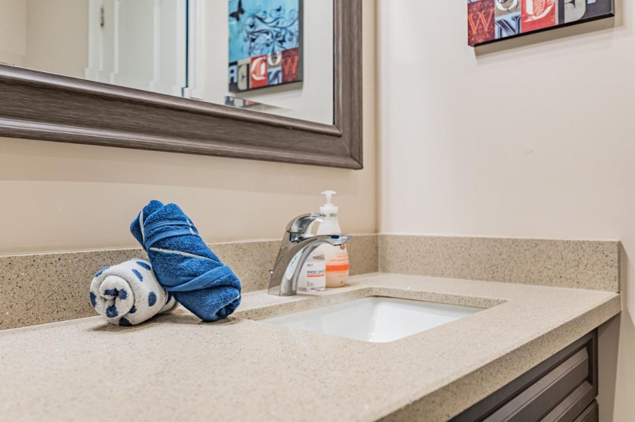 Beautiful Property In Downtown Core Close To Subway Station! Toronto Luaran gambar