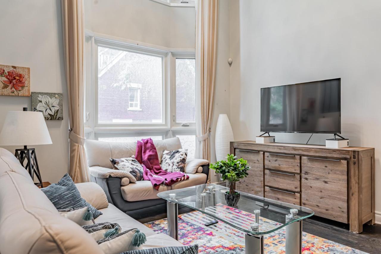 Beautiful Property In Downtown Core Close To Subway Station! Toronto Luaran gambar