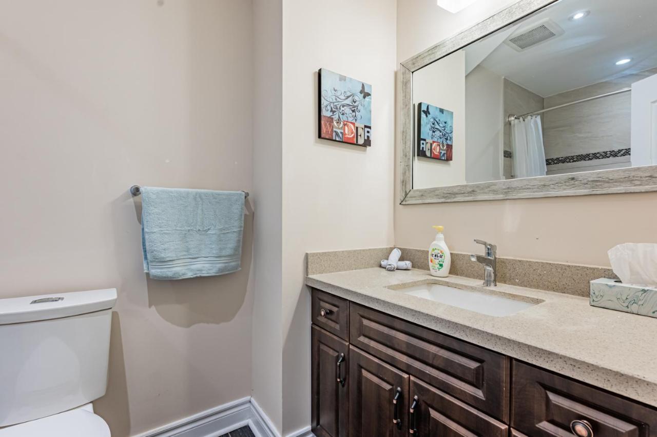 Beautiful Property In Downtown Core Close To Subway Station! Toronto Luaran gambar
