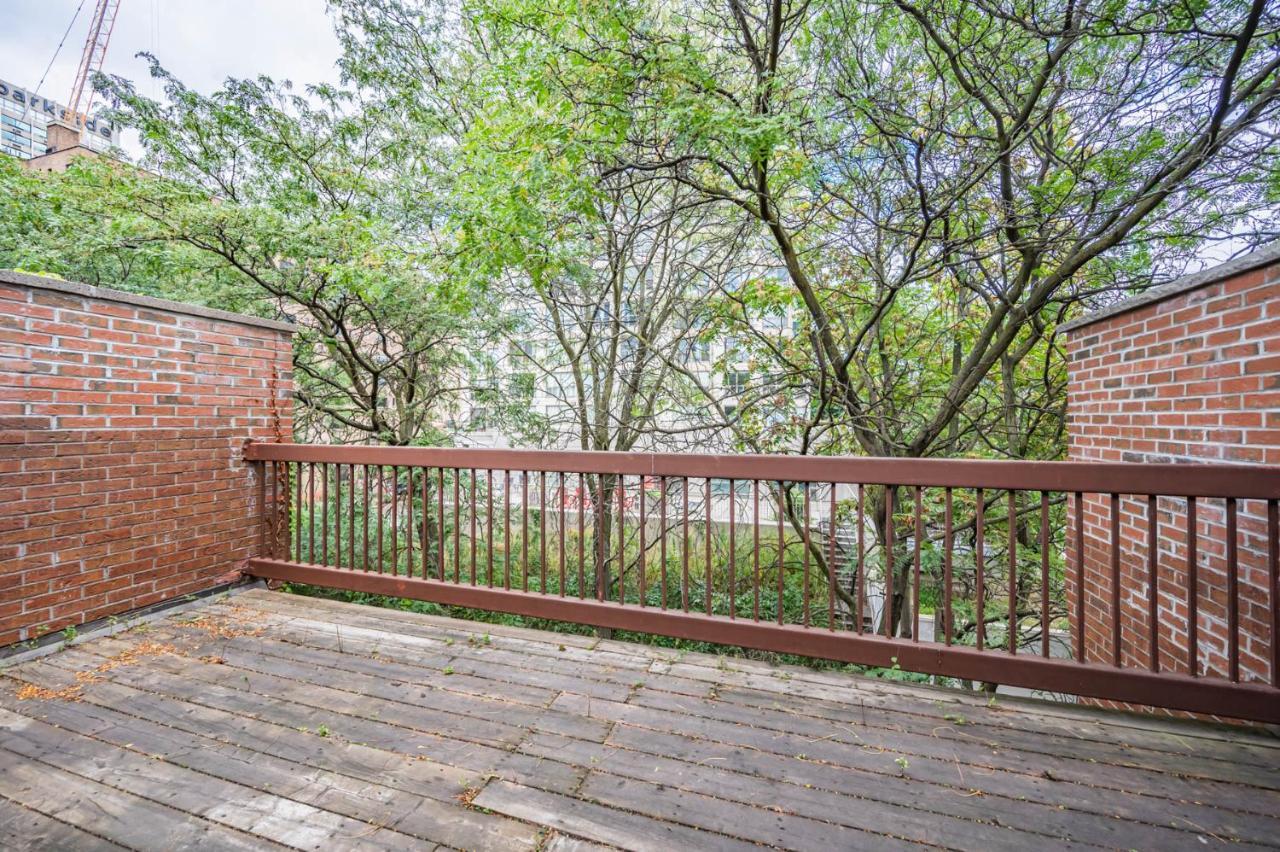 Beautiful Property In Downtown Core Close To Subway Station! Toronto Luaran gambar