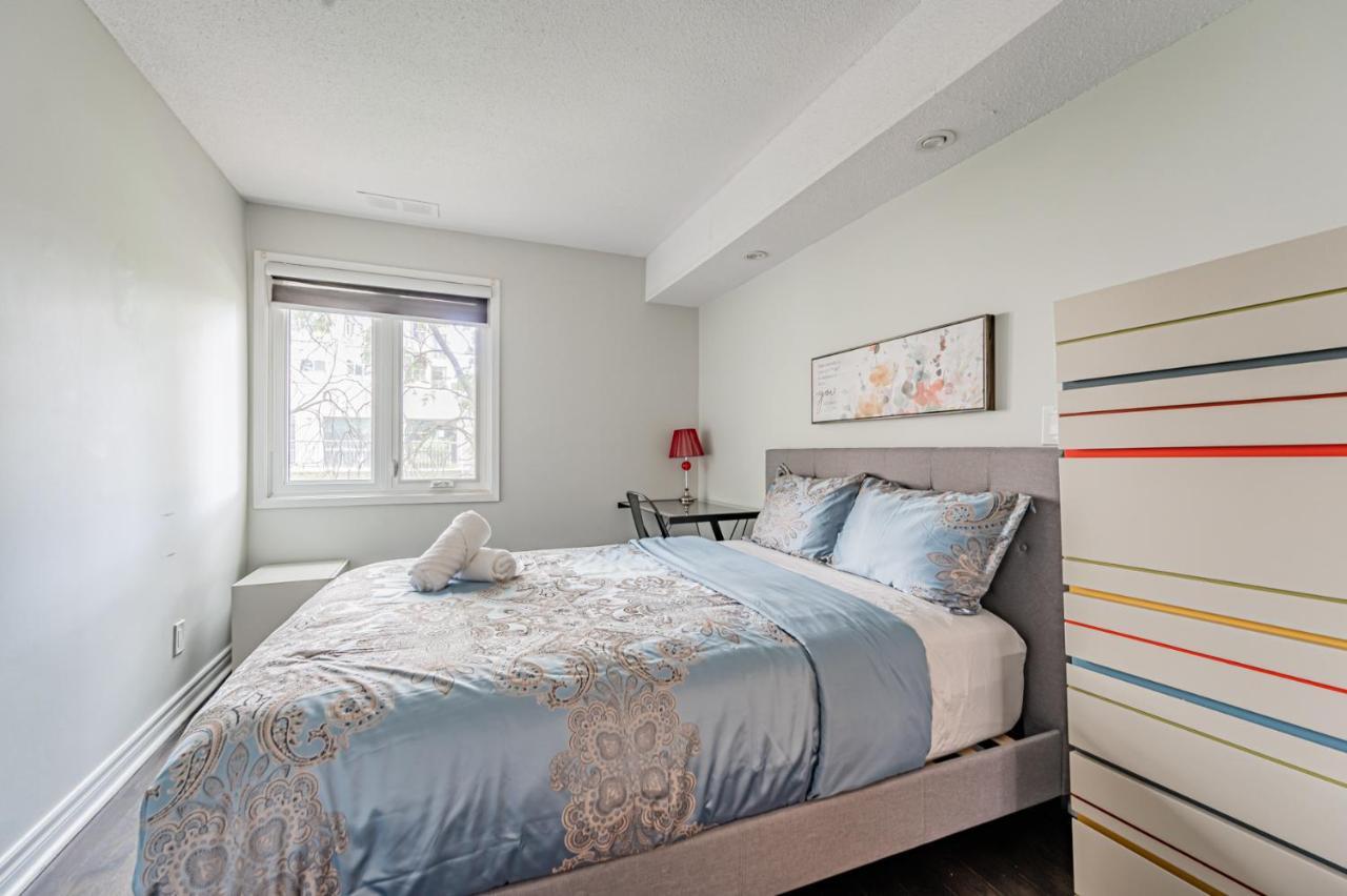 Beautiful Property In Downtown Core Close To Subway Station! Toronto Luaran gambar